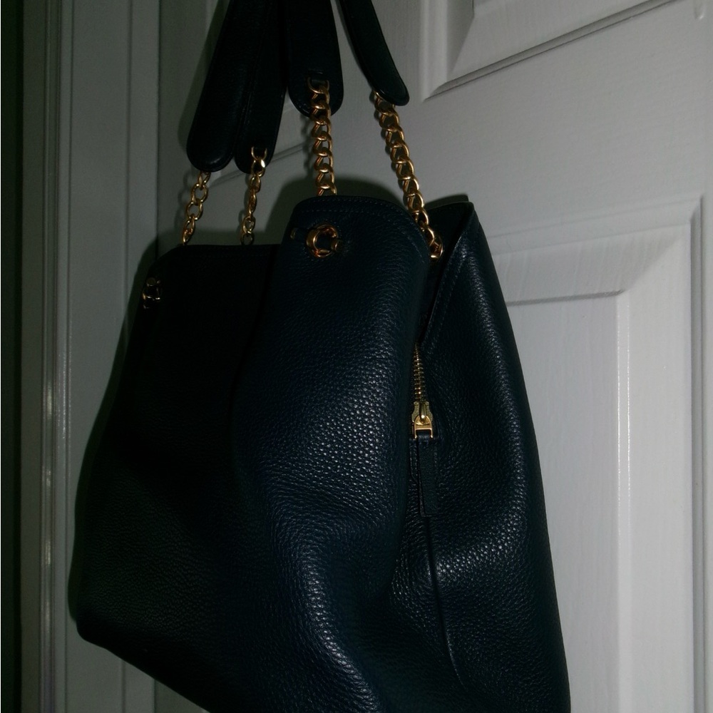 Navy blue Tory‎ Burch
Chelsea Slouchy Tote Handbag leather excellent condition - Picture 8 of 16
